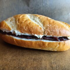 数量限定★小倉クリームチーズバインミー　390円（421円）＜テイクアウトのみ＞